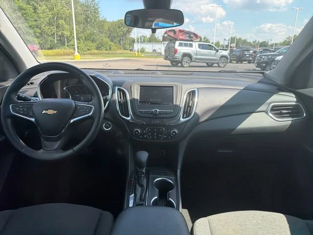 Used 2024 Summit White Chevrolet LT image 15