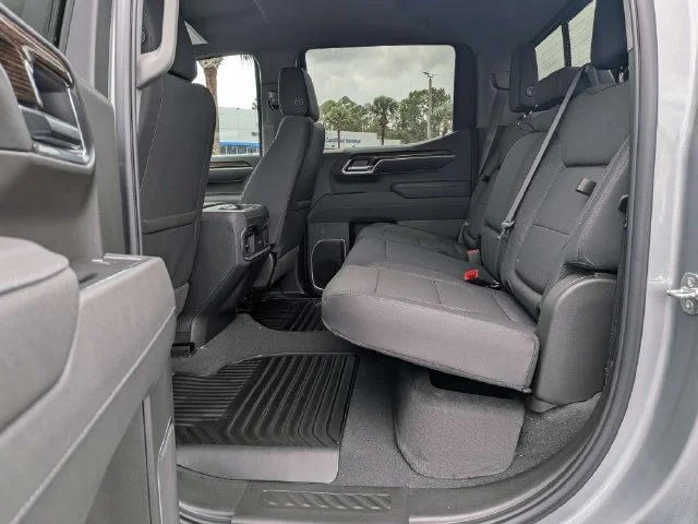 New 2026 Sterling Metallic GMC Elevation image 13