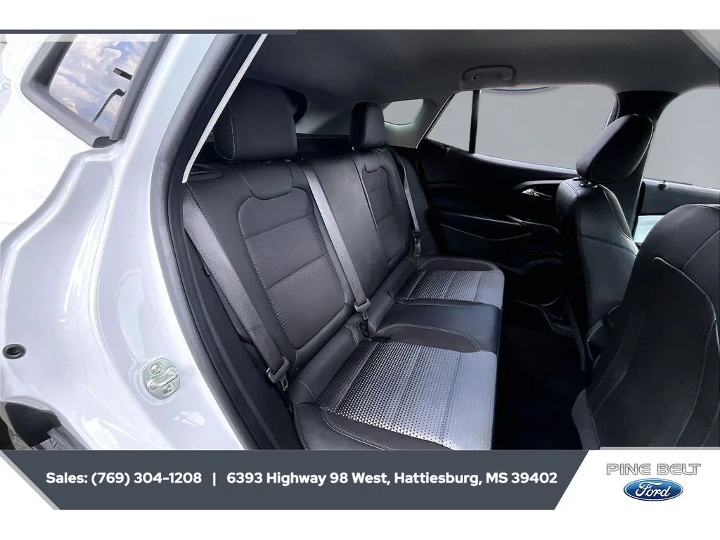 Used 2025 Summit White Chevrolet LT image 20