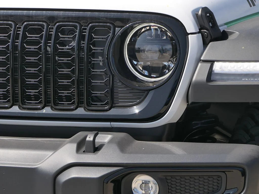 New 2026 Bright White Clear Coat Jeep 4-Door Willys 4x4 image 9