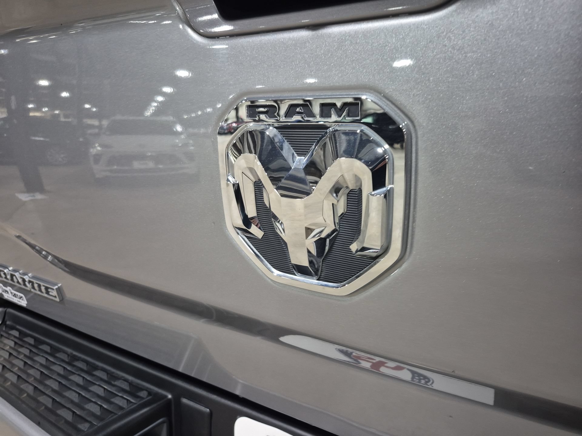 Used 2024 Billet Silver Metallic Clearcoat Ram Laramie image 29