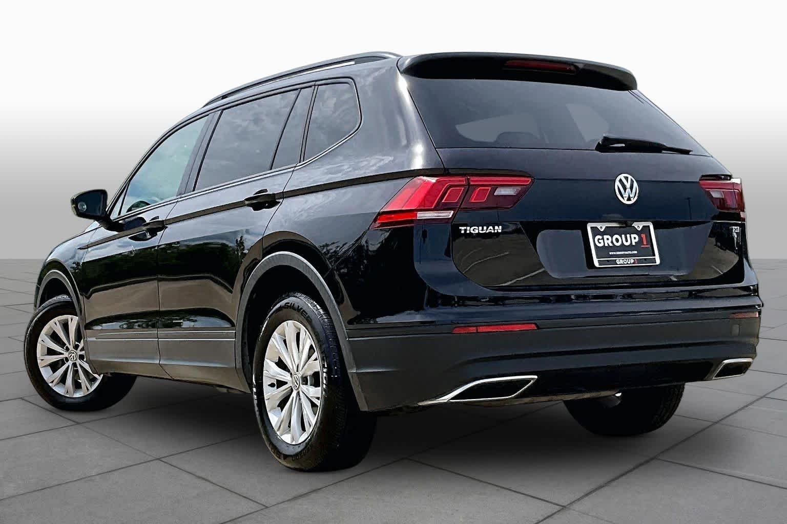 Used 2018 Deep Black Pearl Metallic Volkswagen S image 11