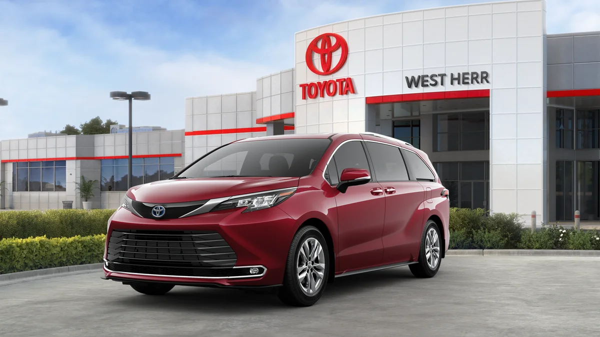2025 Toyota Sienna Limited 7-Passenger Hybrid AWD's photo