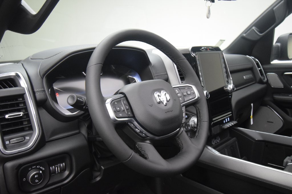 New 2027 Diamond Black Crystal Pearl-Coat Exterior Paint RAM Laramie image 34