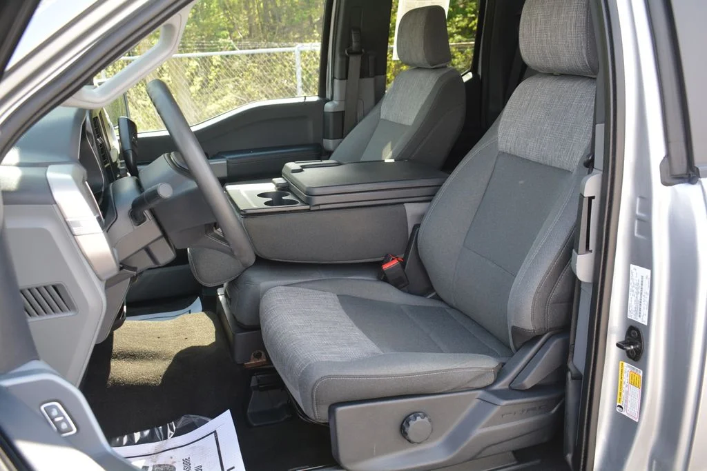 Used 2022 Silver Ford XLT image 9