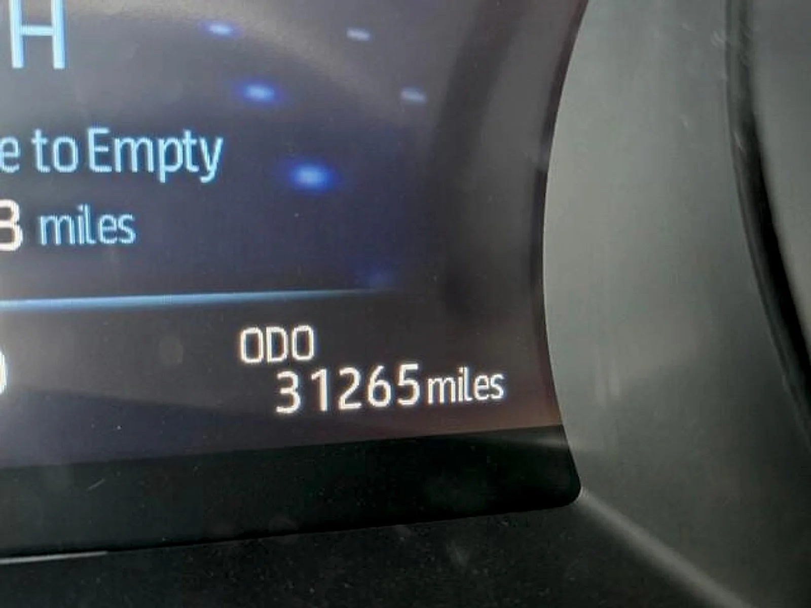 Used 2021 Wind Chill Pearl Toyota XLE image 25