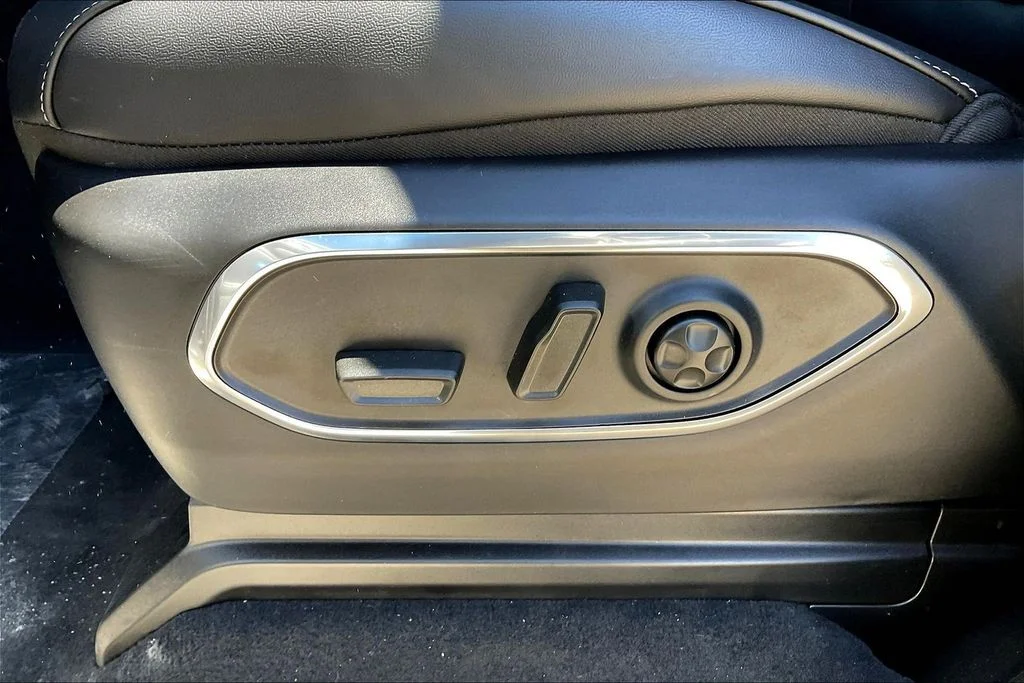 New 2026 Jeep Grand Wagoneer 4D Sport Utility