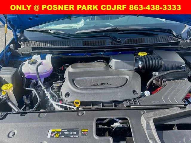 New 2027 Hydro Blue Pearl-Coat Exterior Paint Chrysler Limited image 32