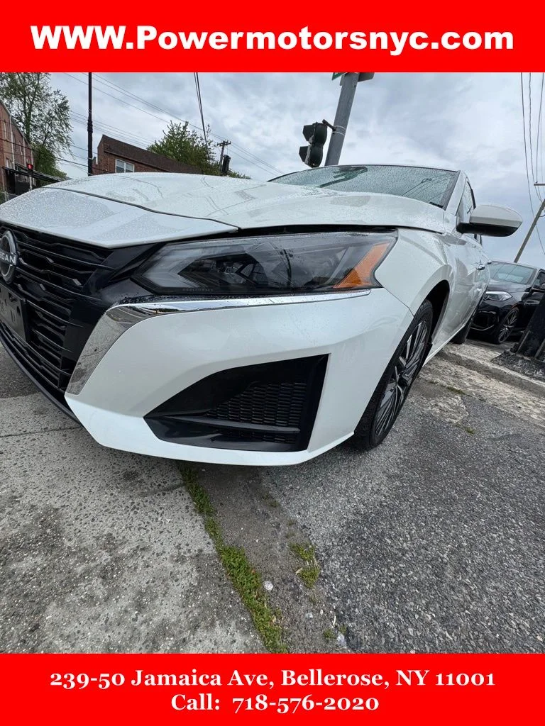 Used 2024 White Nissan 2.5 SV image 11