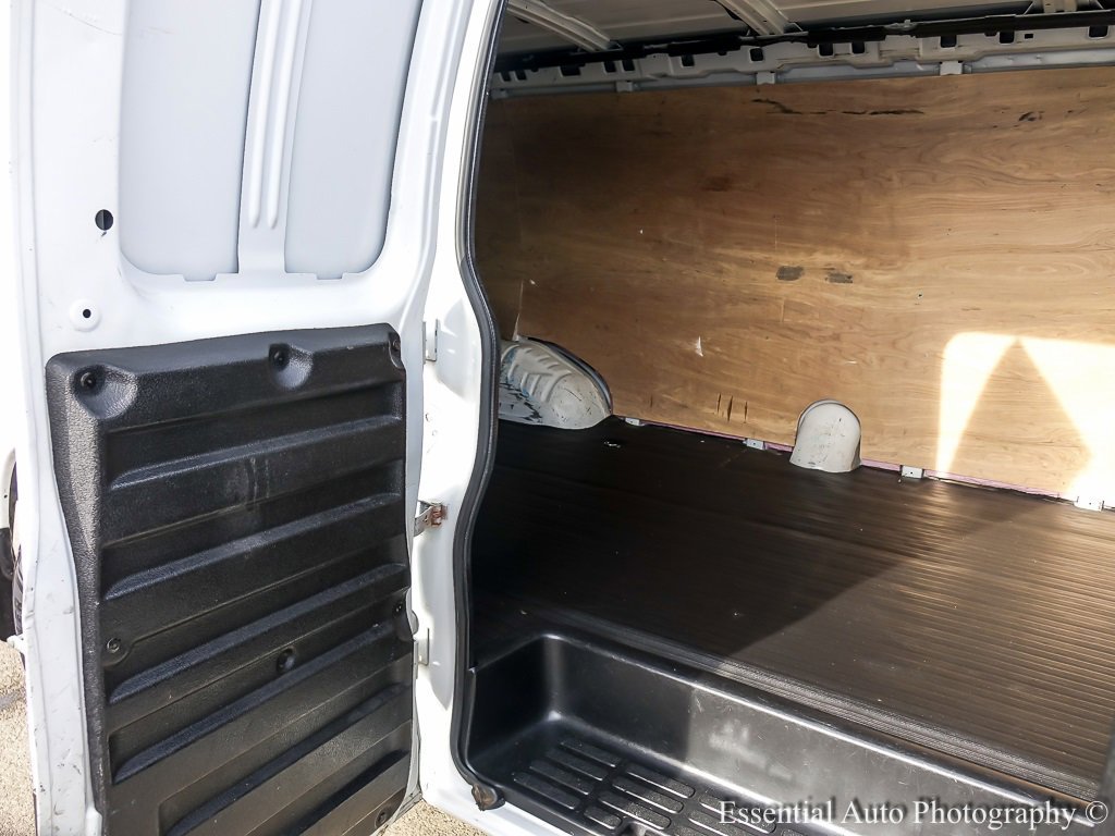 2018 GMC SAVANA - Image 18