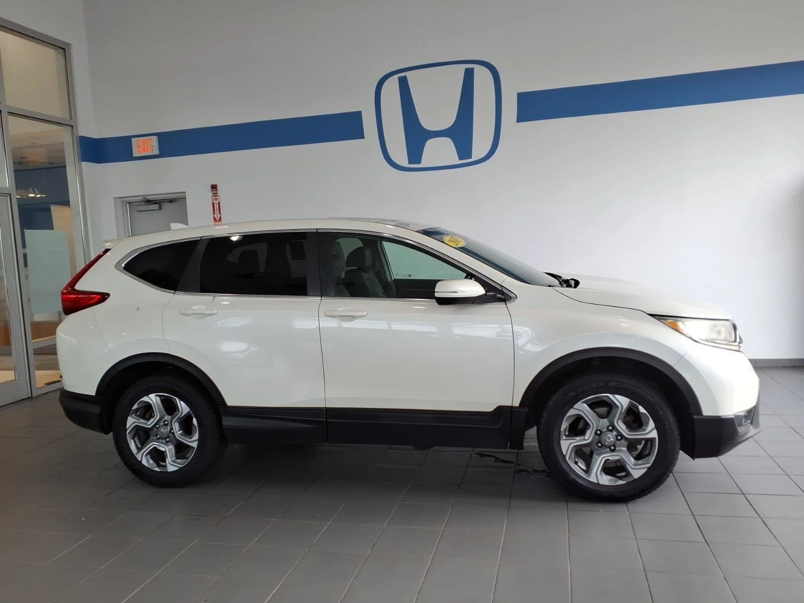 Used 2017 White Honda EX-L image 4