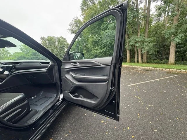 Used 2025 Diamond Black Jeep Altitude X image 19