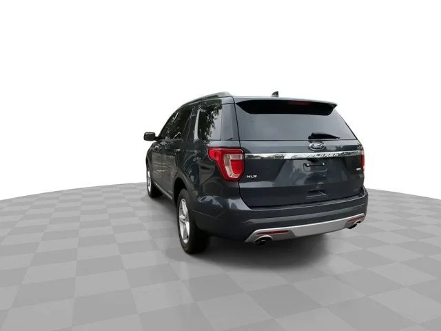 Used 2017  Ford XLT image 8