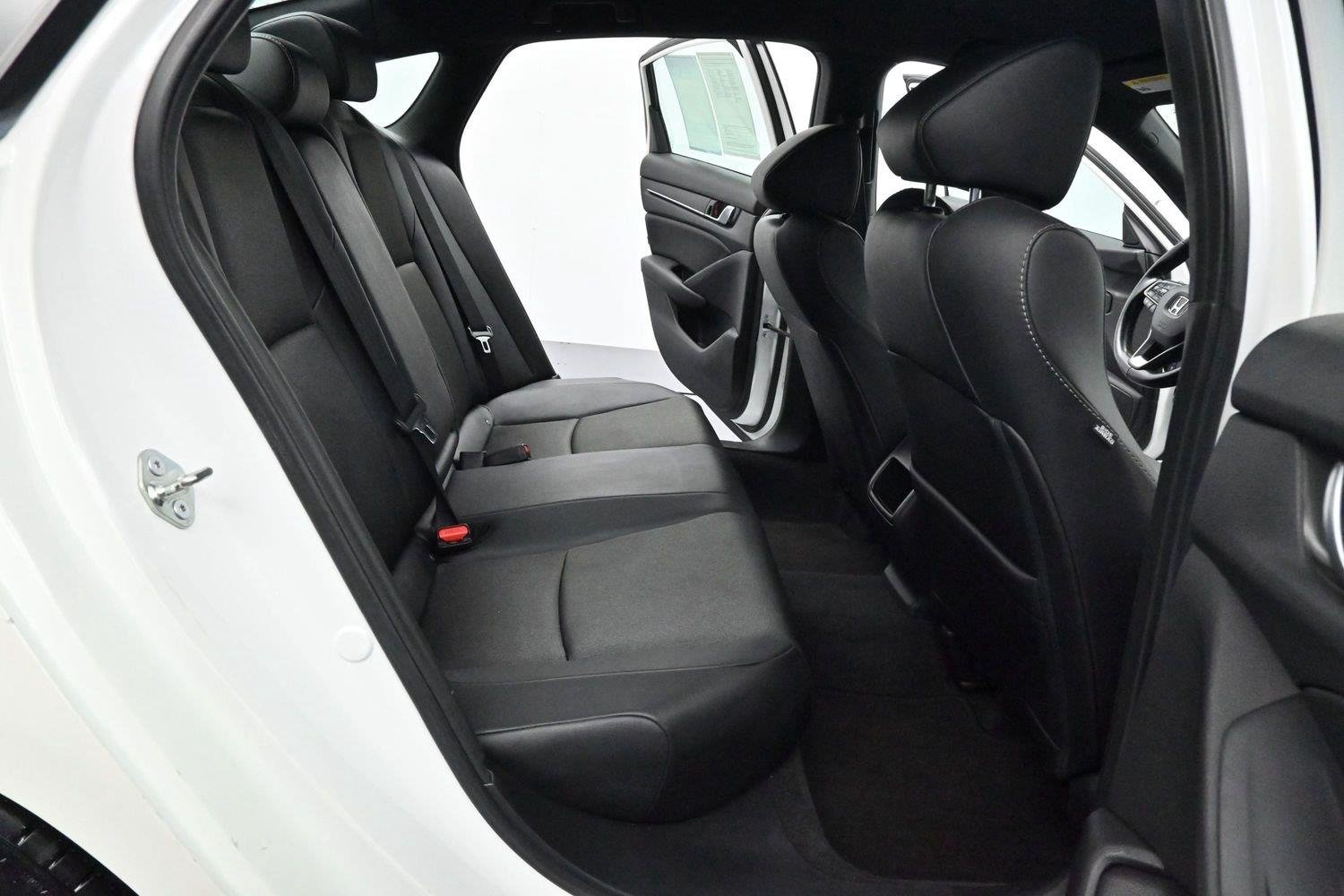 Used 2020 Platinum White Pearl Honda Sport image 31