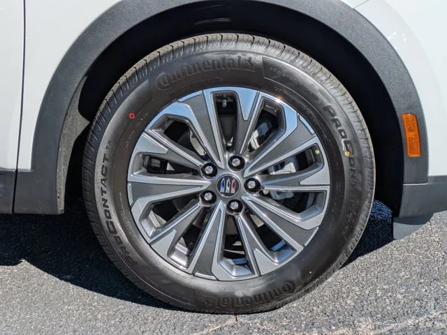 New 2026 Summit White Buick Preferred image 11