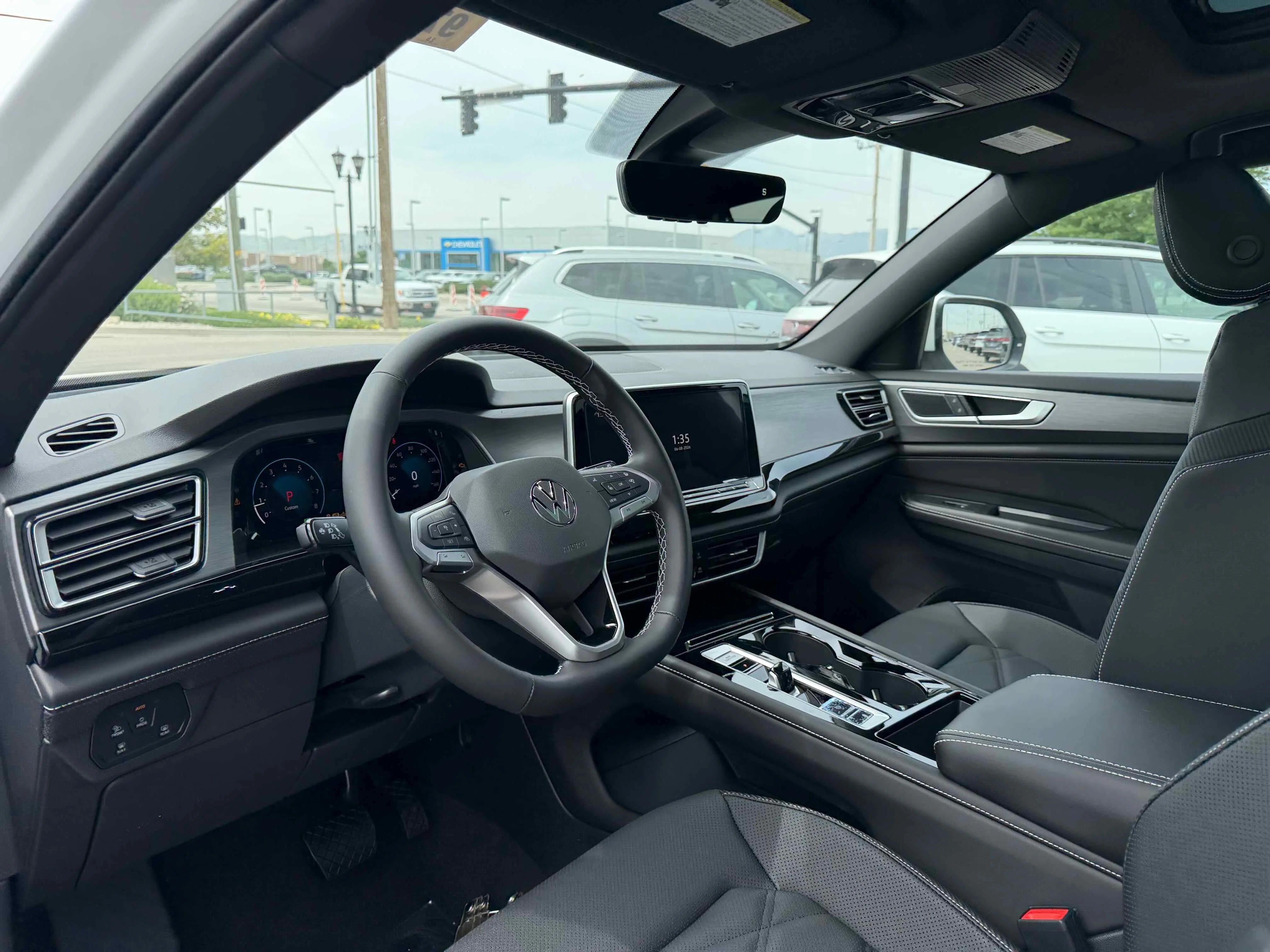 New 2026 Pearl Volkswagen 2.0T SE w/Technology image 4