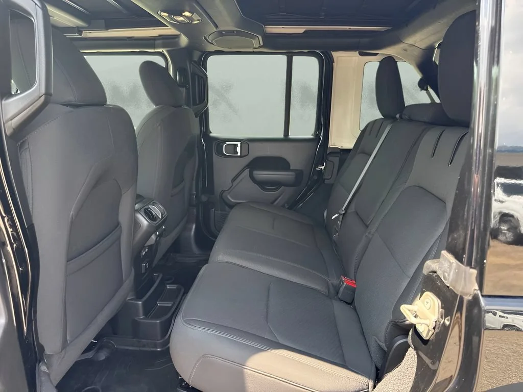 Used 2023 Black Jeep  image 10
