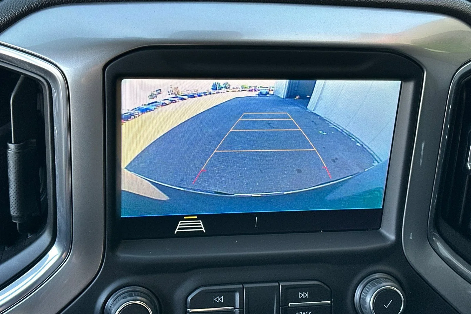 Used 2020 SHADOW GRAY METALLIC Chevrolet LT image 18