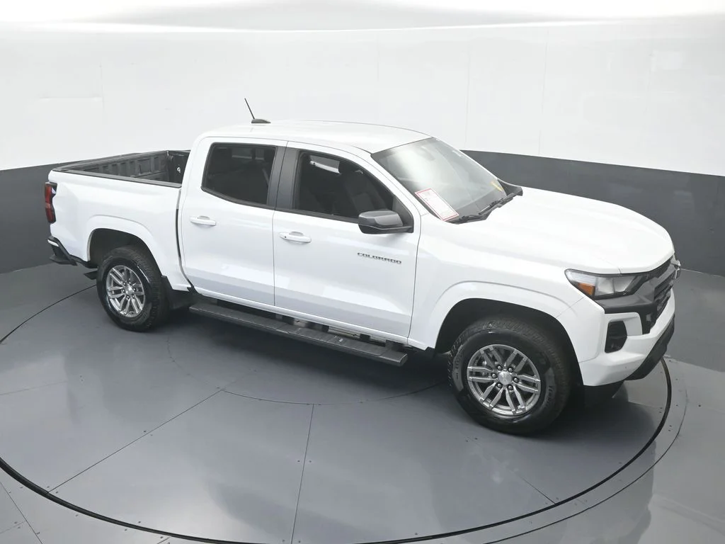 Used 2023 Summit White Chevrolet LT image 47