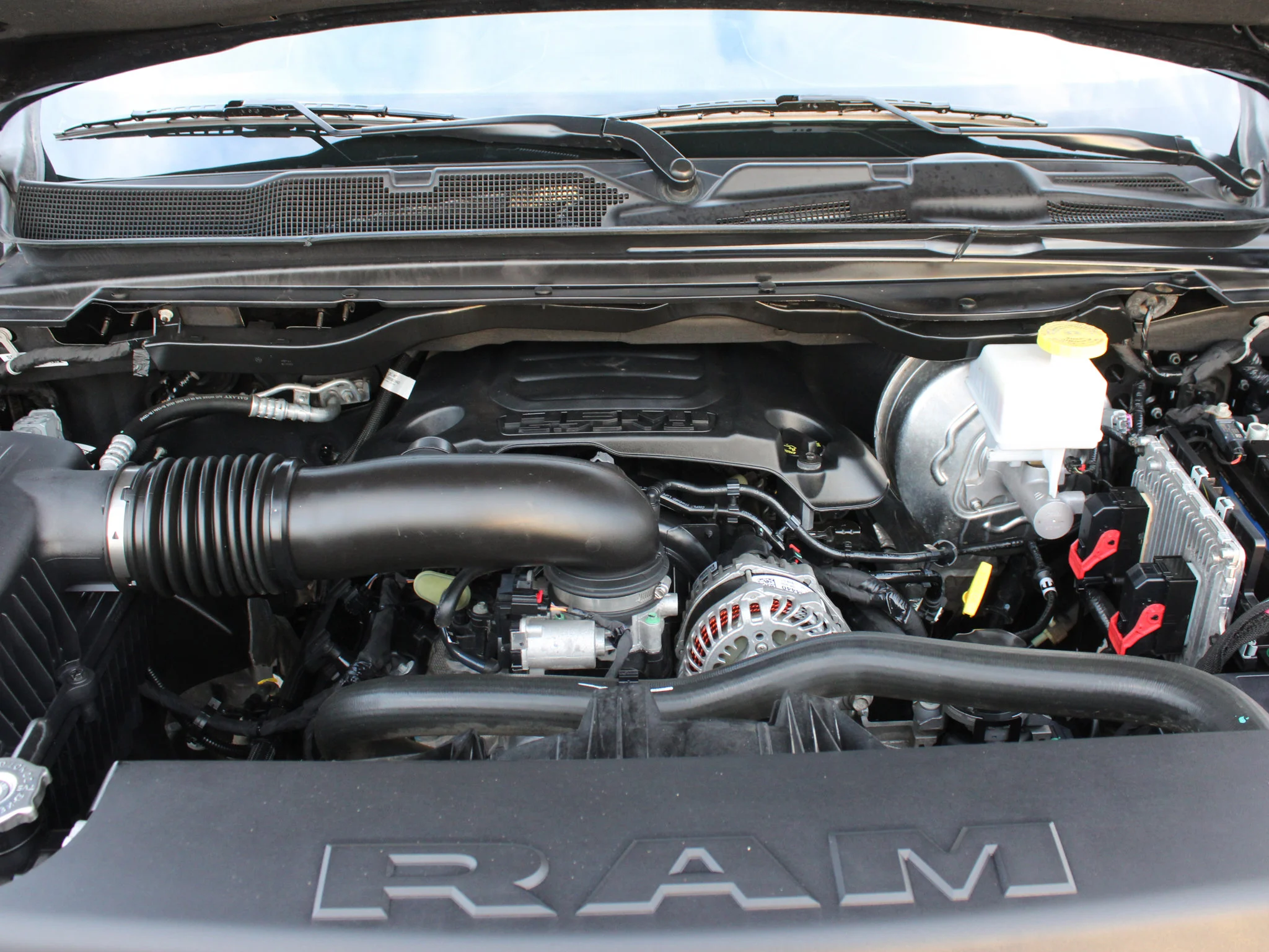 Certified Used 2023 Black RAM Limited * No Accidents | HEMI V8 | Alpine | Heated Seats | Apple CarPlay | Tonneau Cover image 10