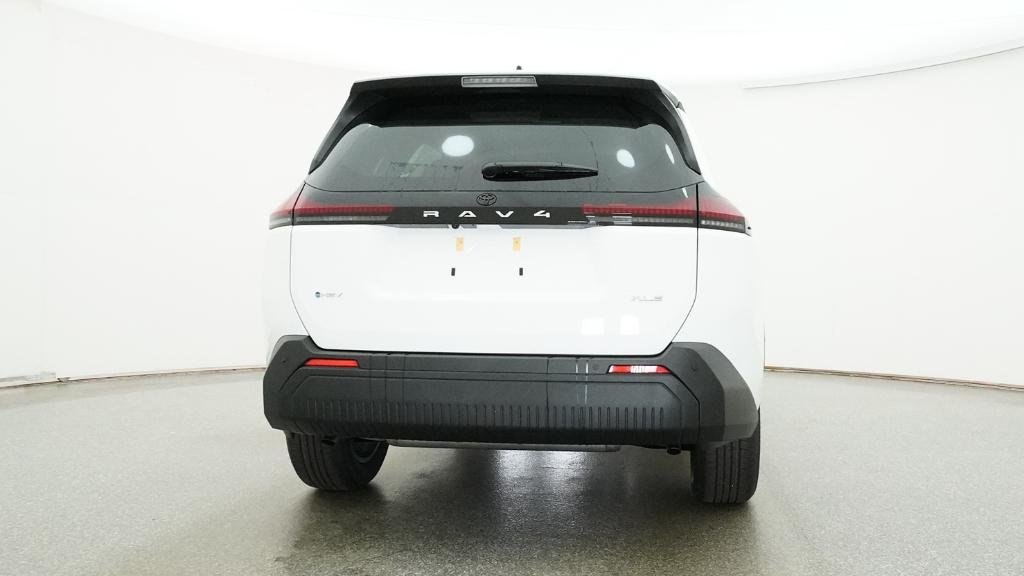 New 2026 Ice Cap Toyota XLE Premium image 11