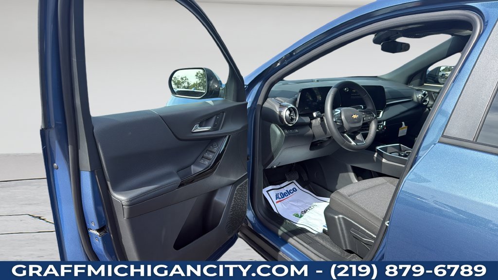 2027 Chevrolet Equinox LT - Photo 24