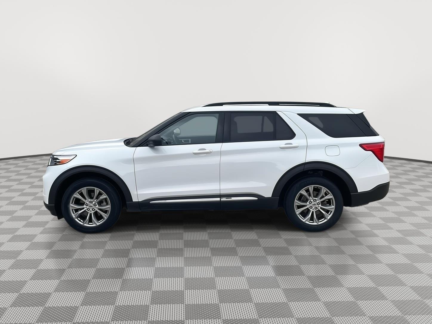 Used 2020 Oxford White Ford XLT image 12