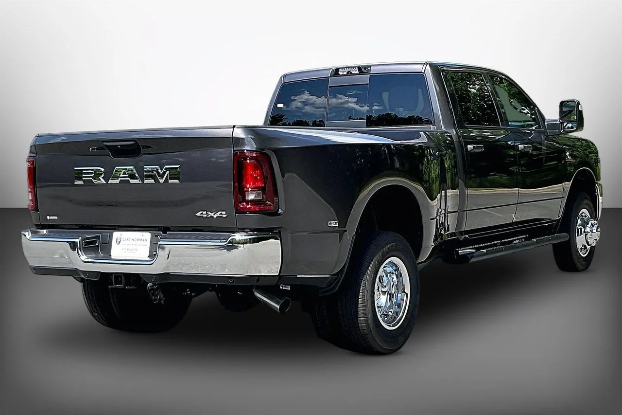 New 2026 Granite Crystal Metallic Clear-Coat Exterior Paint RAM Tradesman image 8