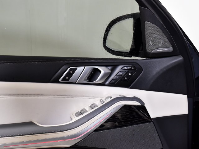Used 2025 Gray BMW M60i image 19