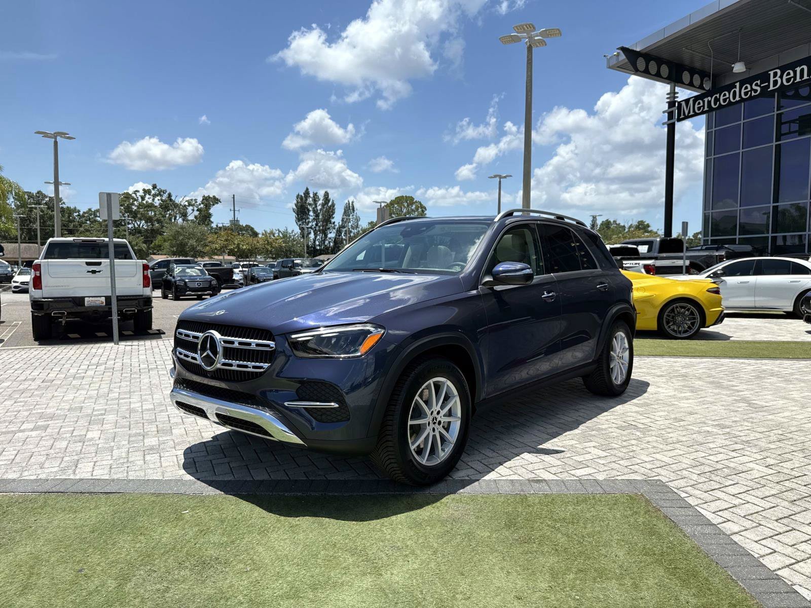 New 2026 Twilight Blue Metallic Mercedes-Benz 350 SUV image 2