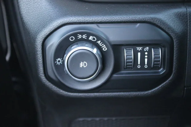 Used 2019 Gray Jeep Unlimited Sport S image 14