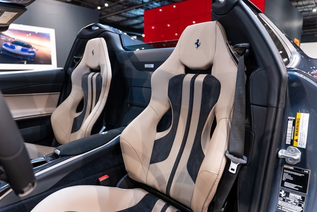 Certified Used 2023 Extra Sample Ferrari Base image 4