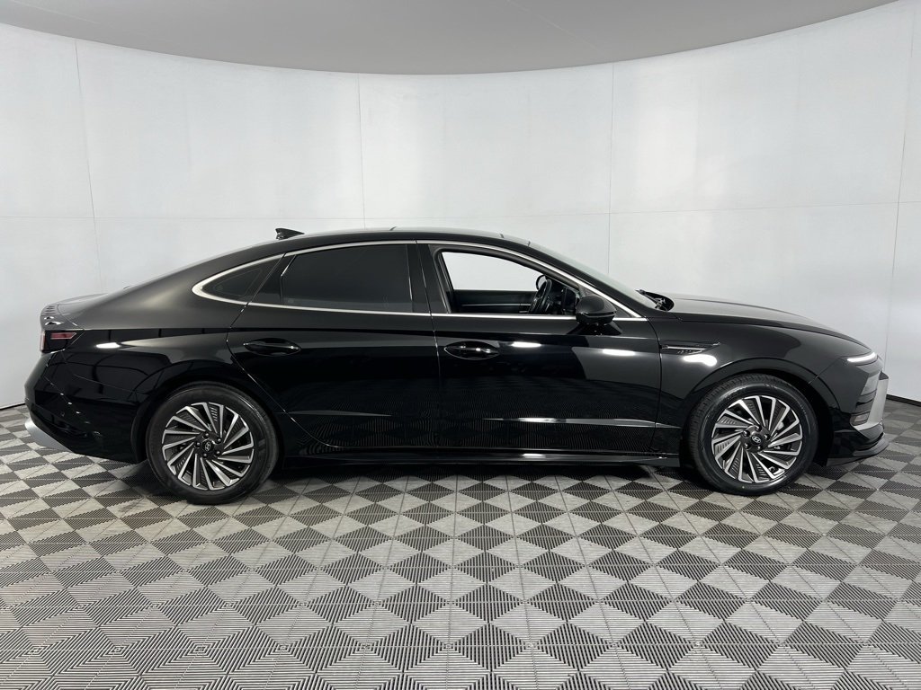 2024 Hyundai Sonata Hybrid Limited photo 3