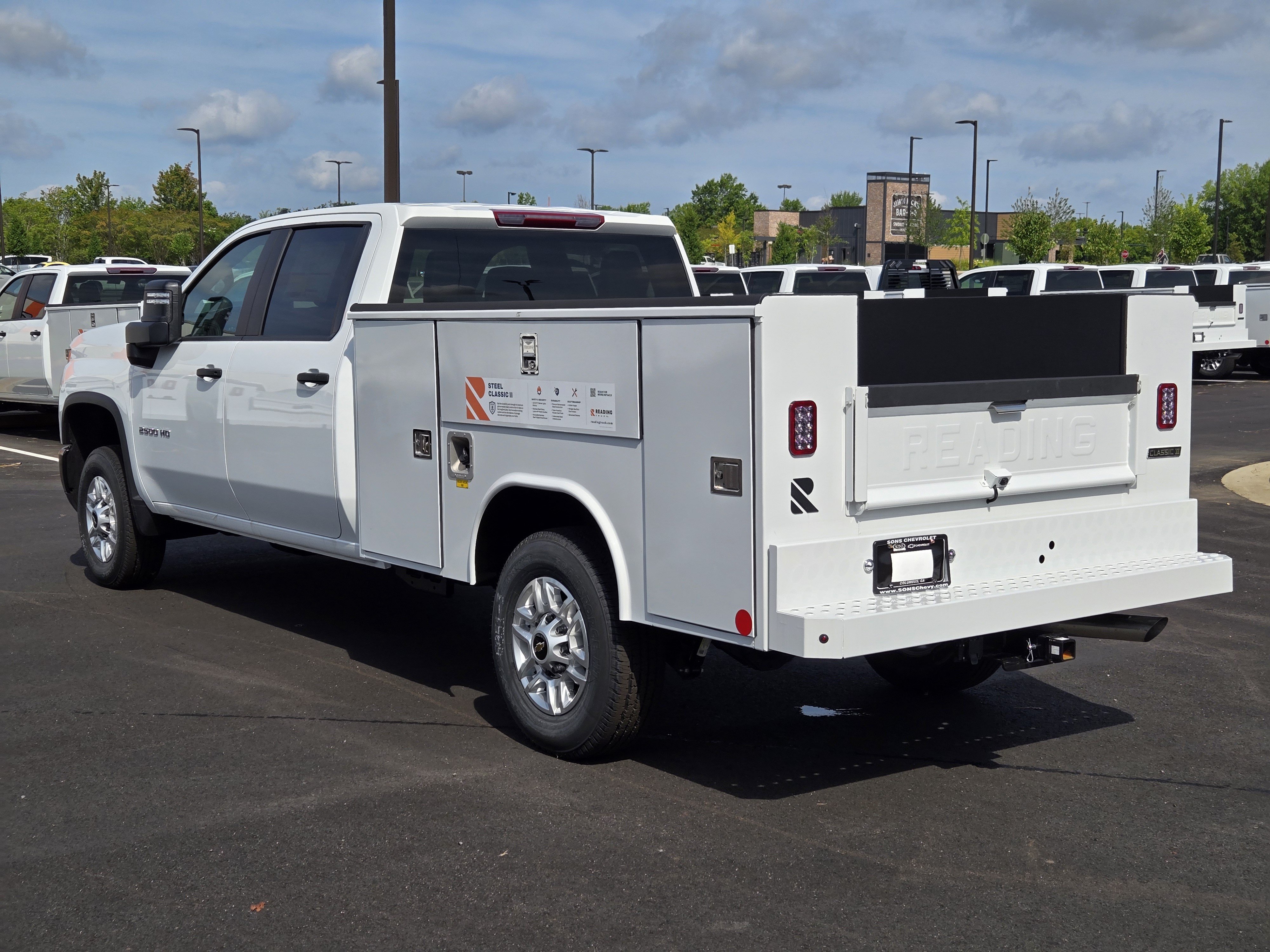 New 2026 Summit White Chevrolet WT image 8
