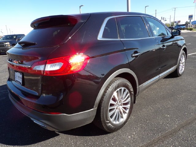 Used 2016 Black Velvet Lincoln Select image 7