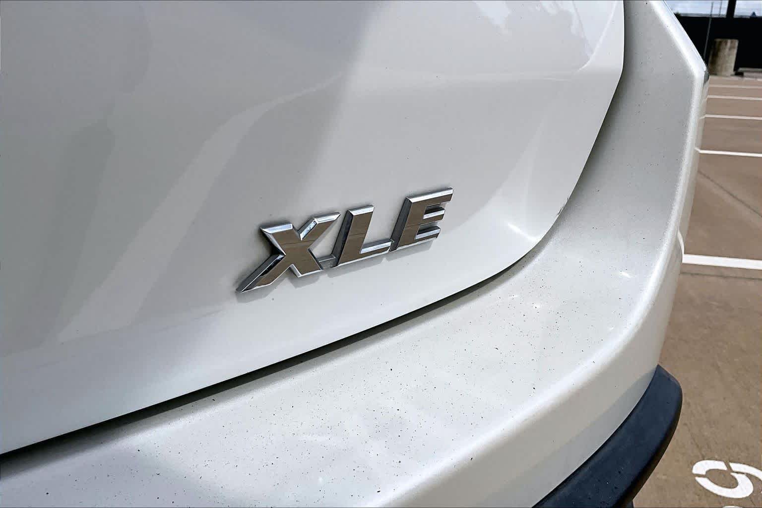 Used 2015 Blizzard Pearl Toyota XLE image 10