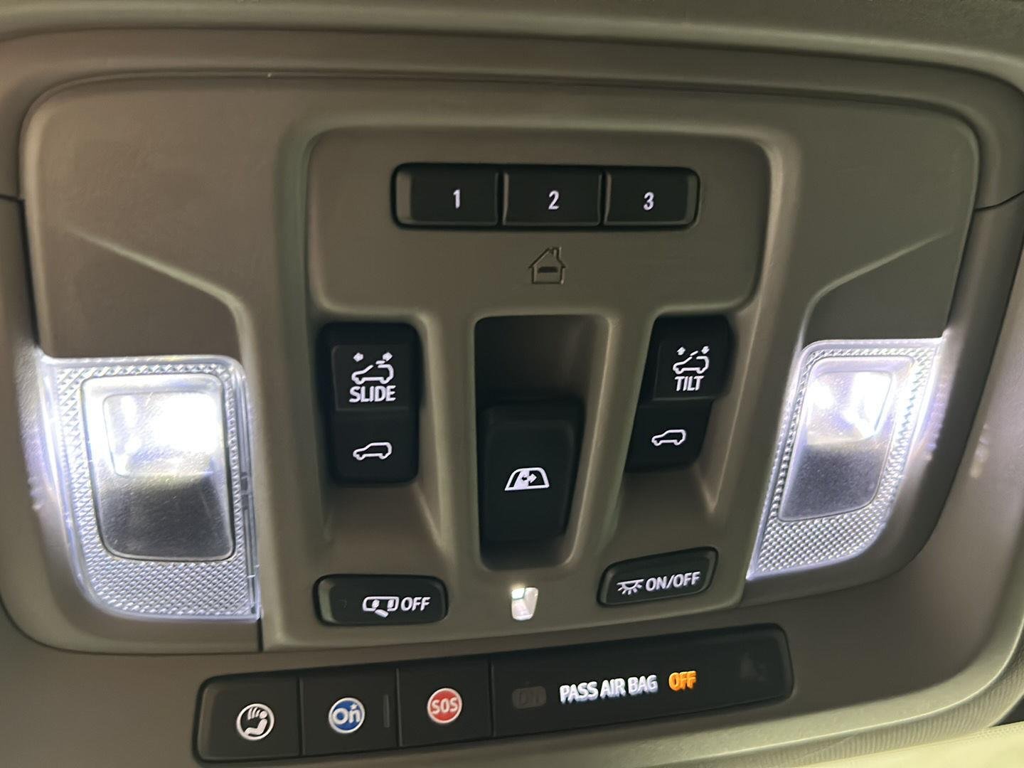 Used 2022 Titanium Rush Metallic GMC SLT image 32