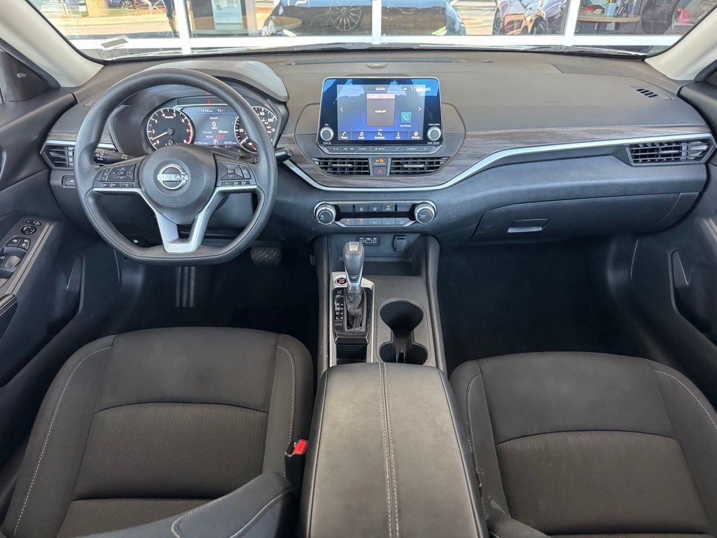 Used 2025 Silver Nissan 2.5 SV image 20