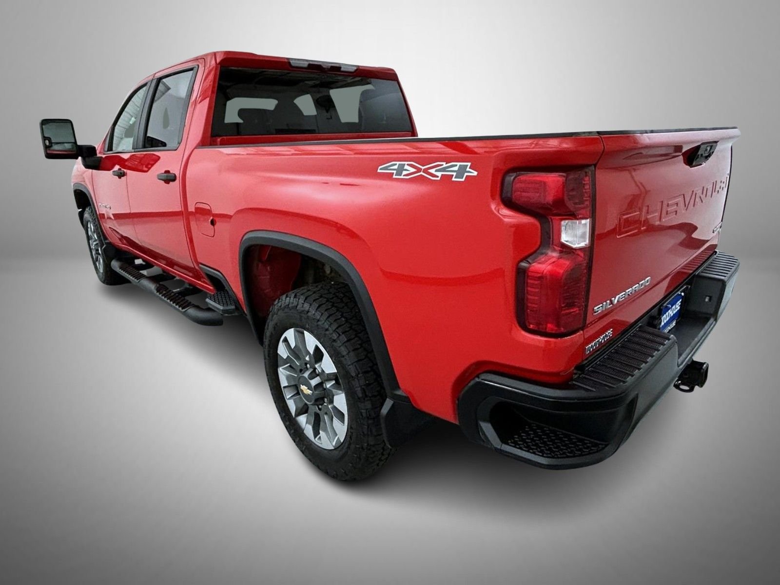 Used 2023 Red Chevrolet Custom image 7