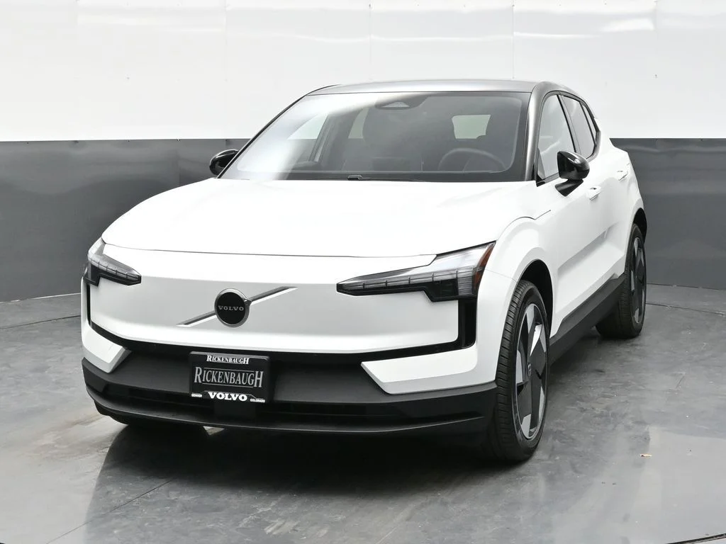 New 2026 Crystal White Volvo Twin Motor Performance Plus image 2