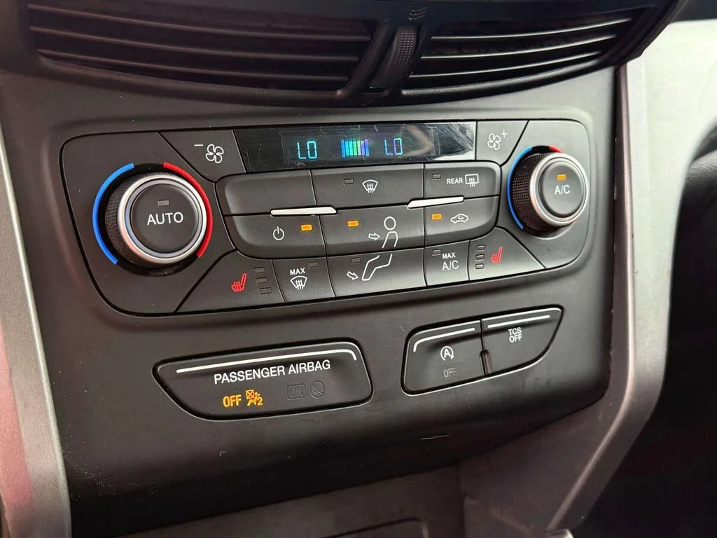 Used 2019 Blue Ford SEL image 22