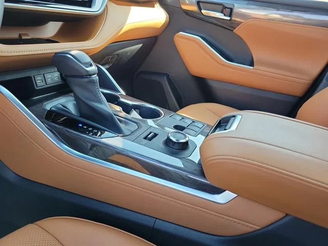 2023 Toyota Highlander Platinum - Photo 23