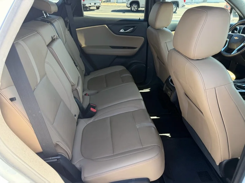 Used 2019 SUMMIT WHITE Chevrolet Premier image 21