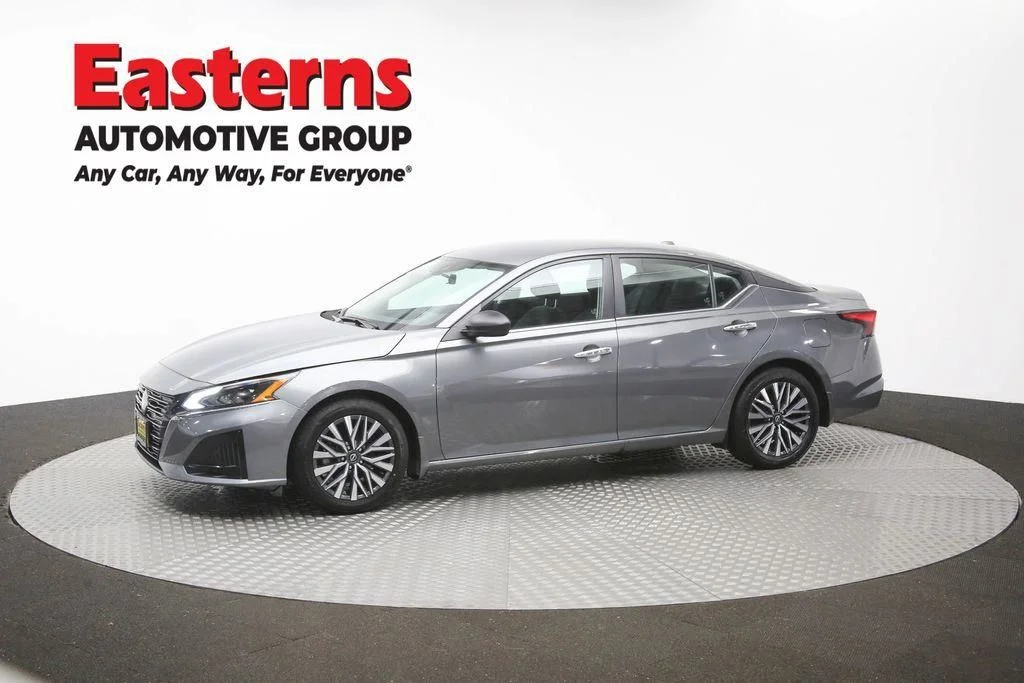 Used 2025 Gray Nissan 2.5 SV image 59