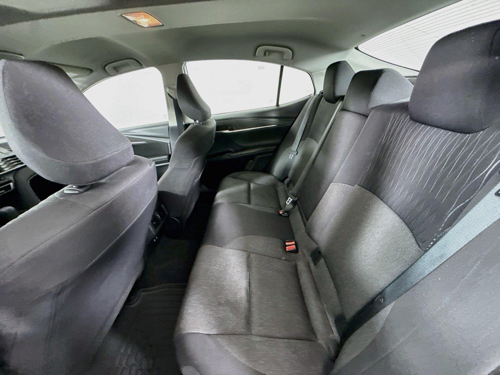 Used 2025 Ice Cap Toyota LE image 30