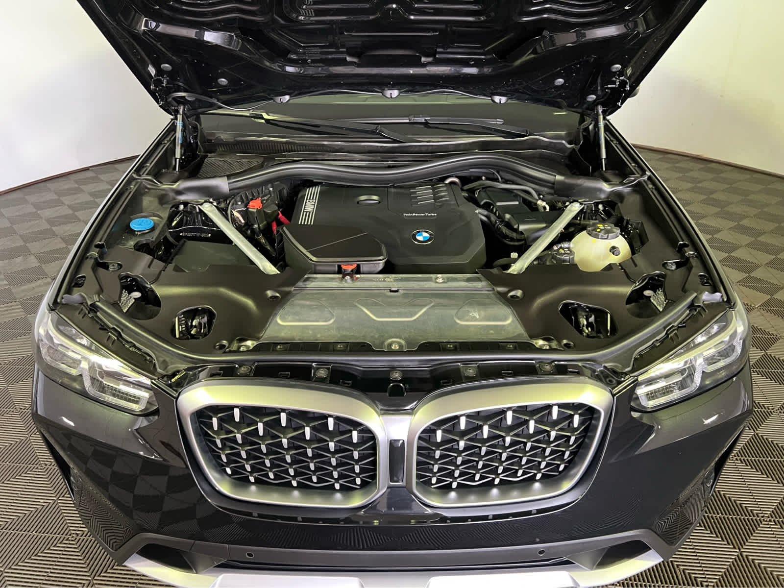 Used 2025 Black Sapphire Metallic BMW xDrive30i image 33