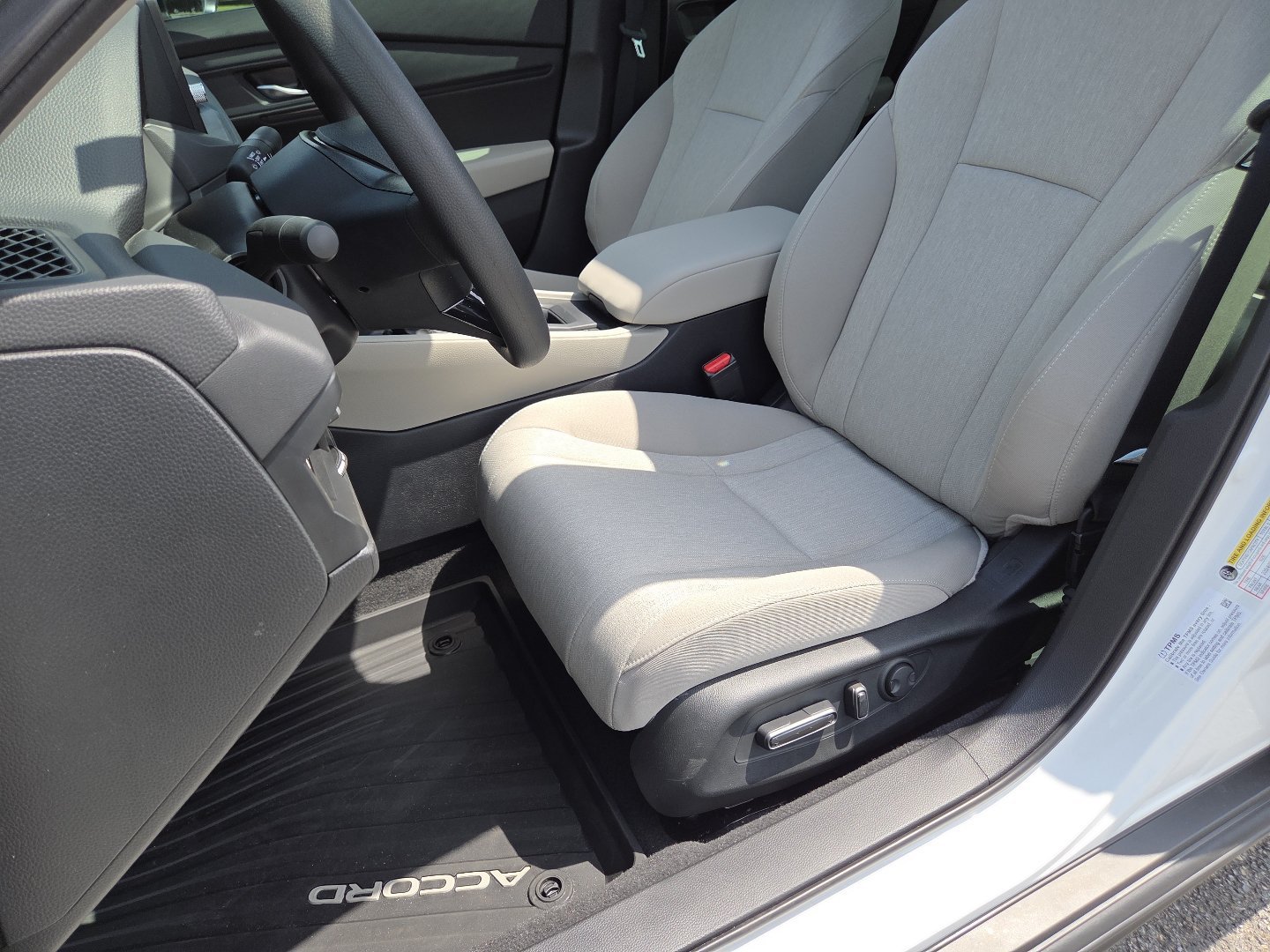 New 2026 Platinum White Pearl Honda SE image 25