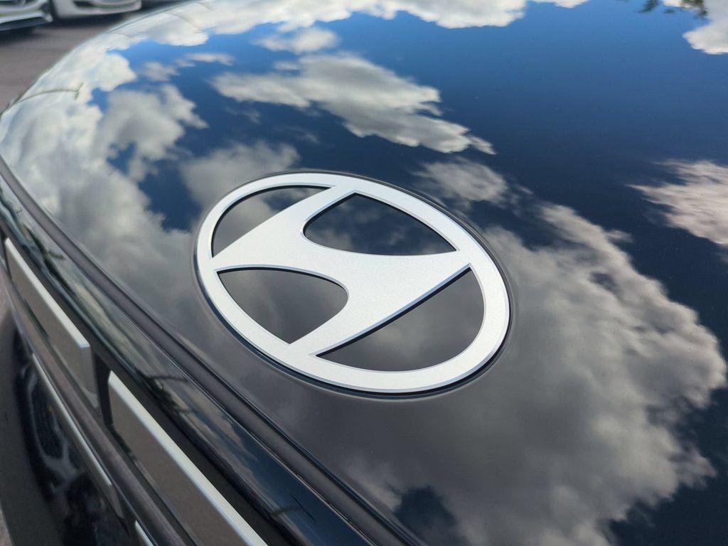 New 2027 Black Hyundai SEL FWD image 13