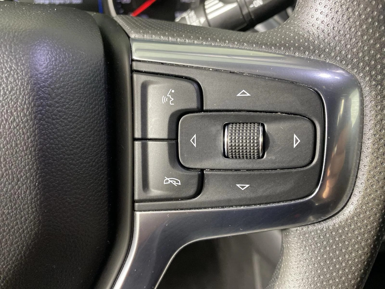 Used 2021 Iron Gray Metallic Chevrolet LT image 15