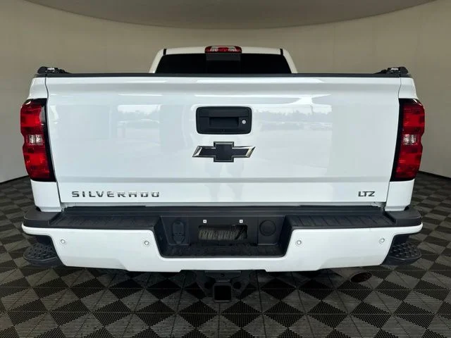 Used 2016 White Chevrolet LTZ image 21